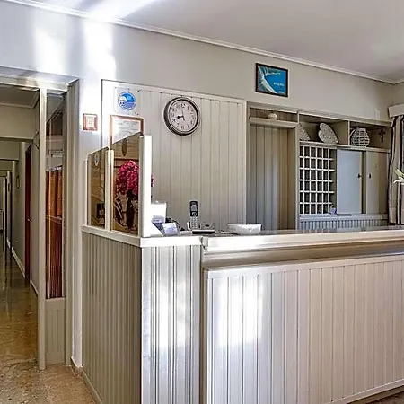 Hotel Ionis 2*
